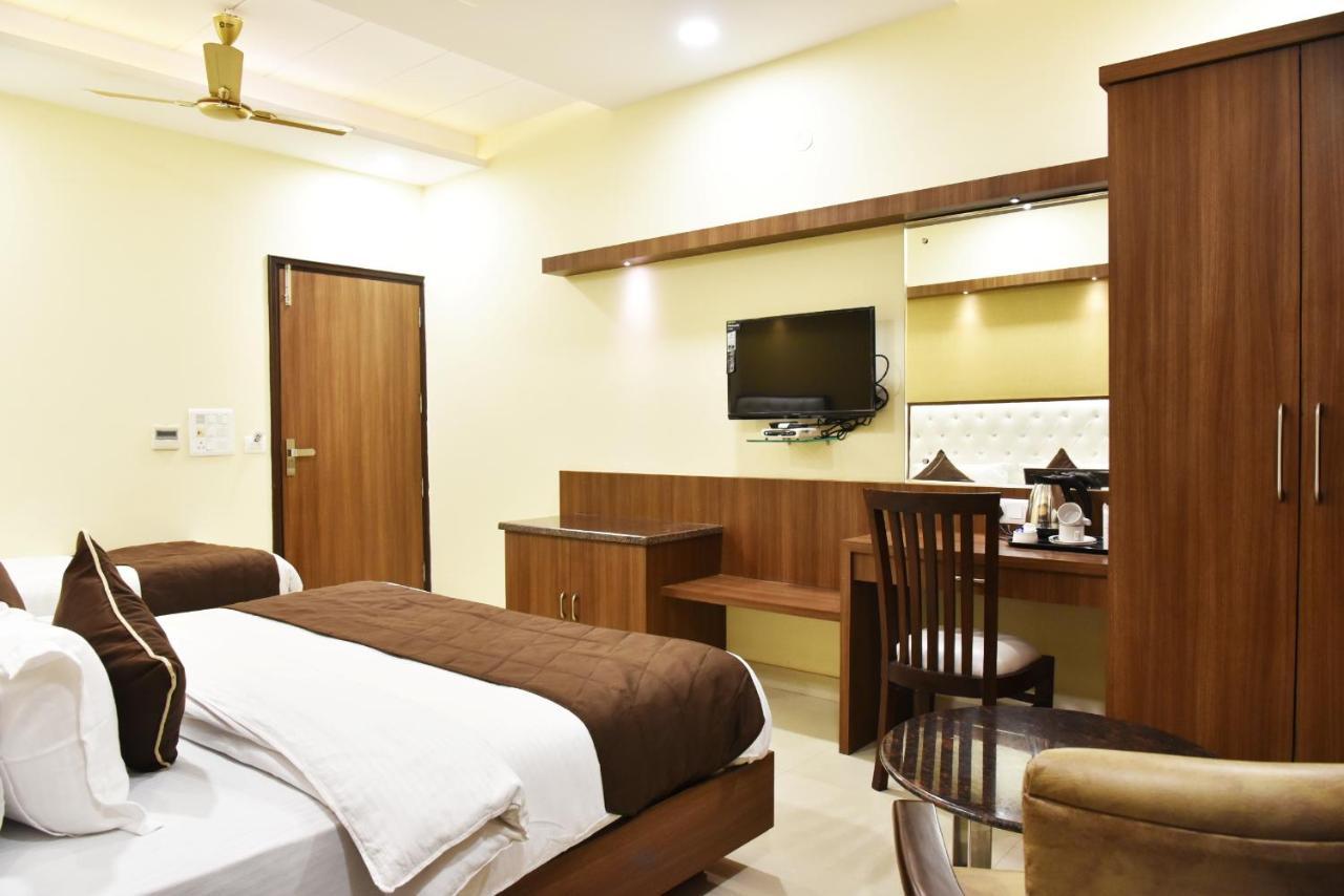 Hotel Amritsar International Экстерьер фото