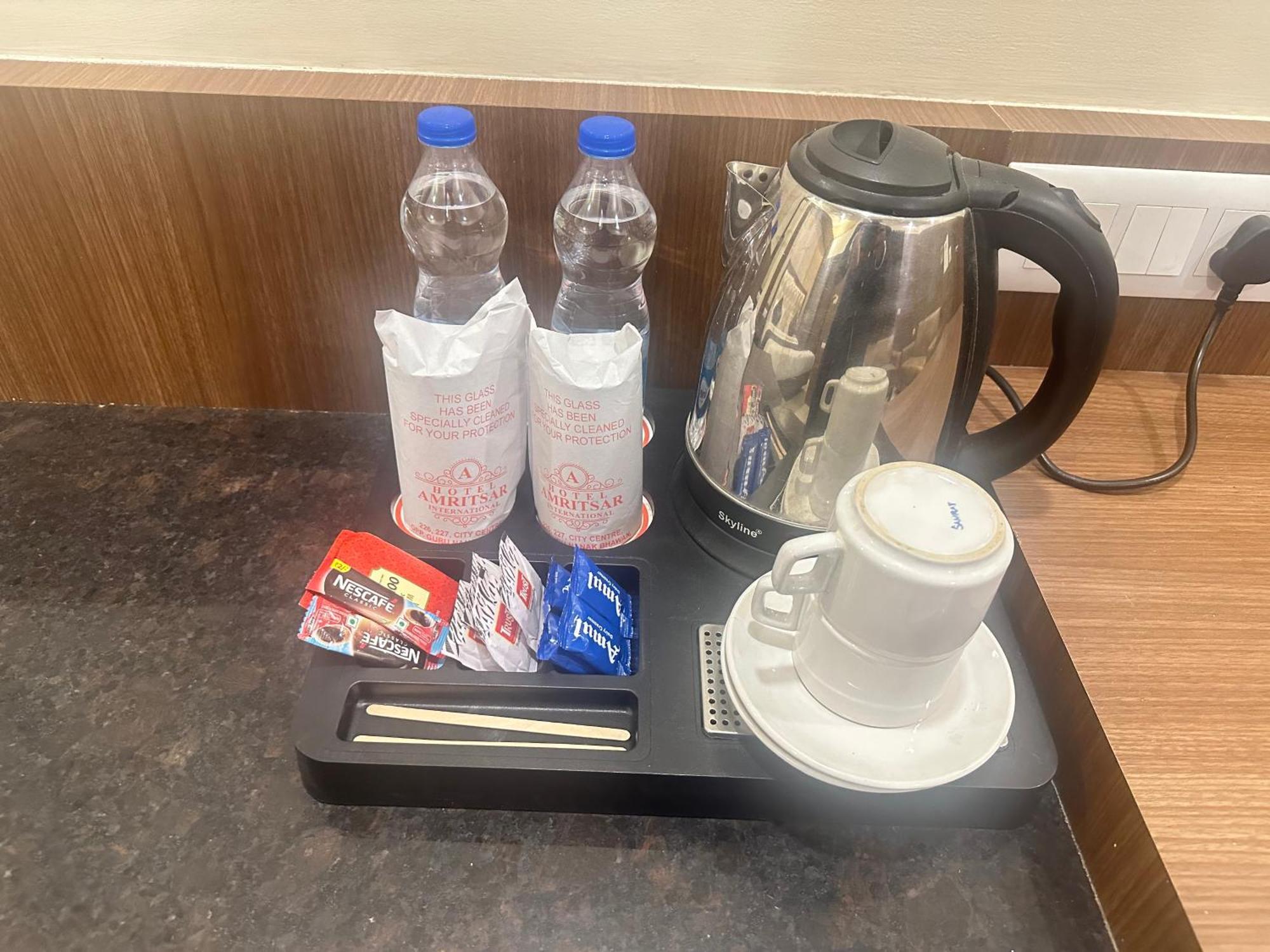 Hotel Amritsar International 2 Min Walk From Amritsar Bus Stand Экстерьер фото