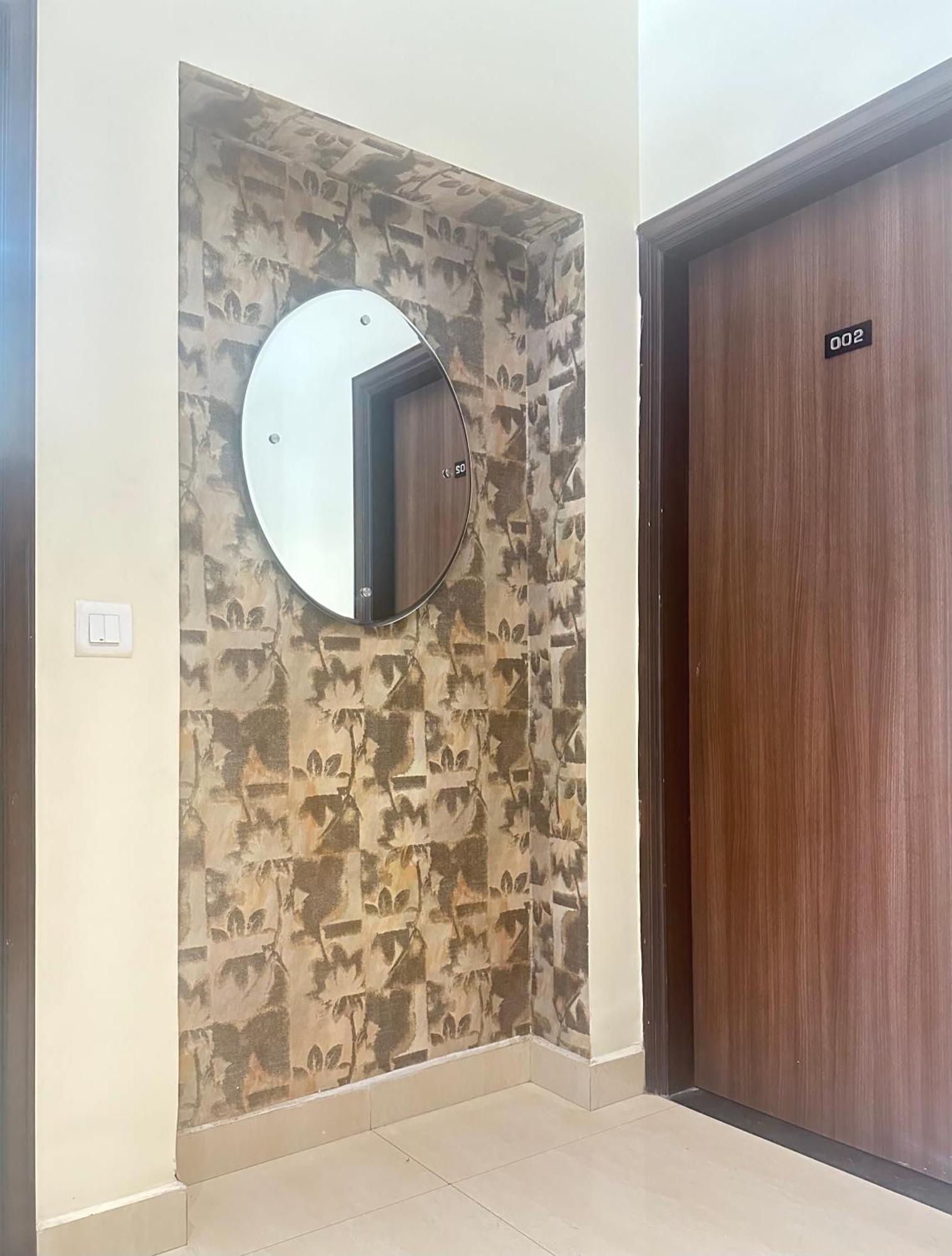 Hotel Amritsar International 2 Min Walk From Amritsar Bus Stand Экстерьер фото