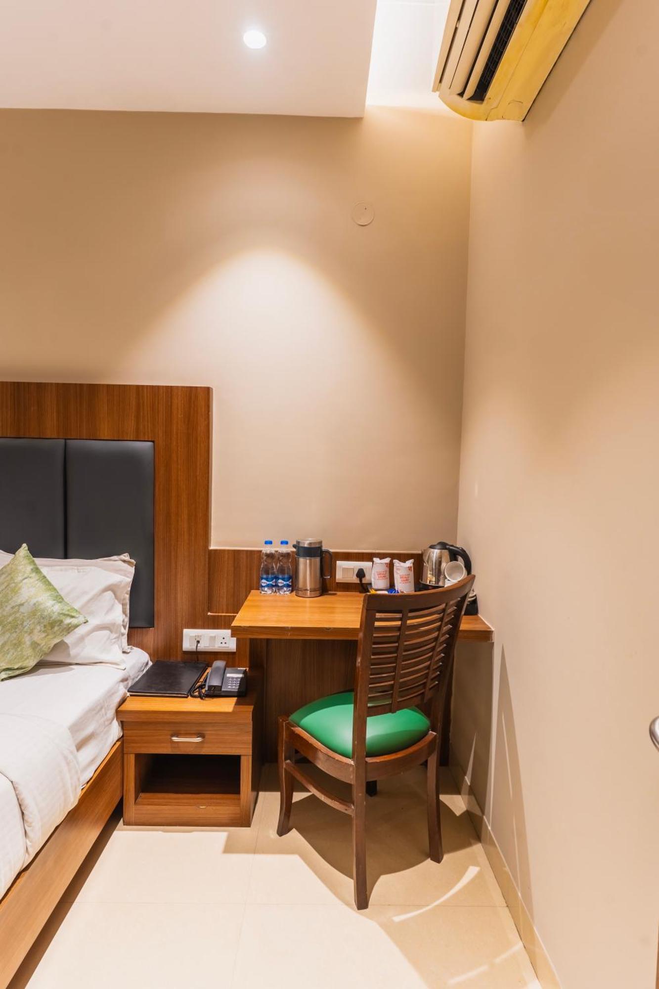 Hotel Amritsar International 2 Min Walk From Amritsar Bus Stand Экстерьер фото
