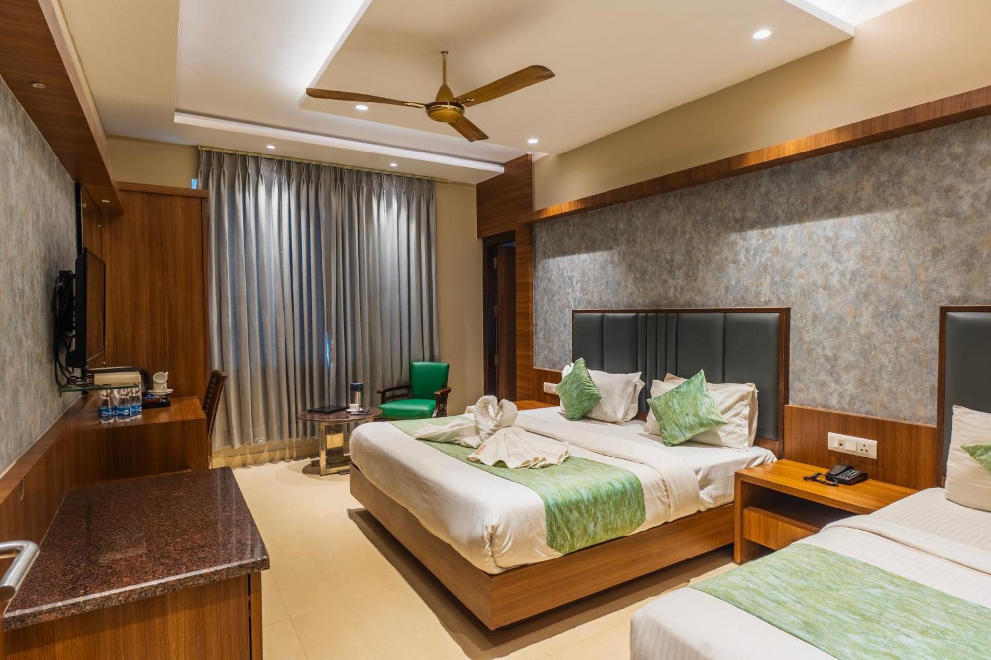 Hotel Amritsar International 2 Min Walk From Amritsar Bus Stand Экстерьер фото