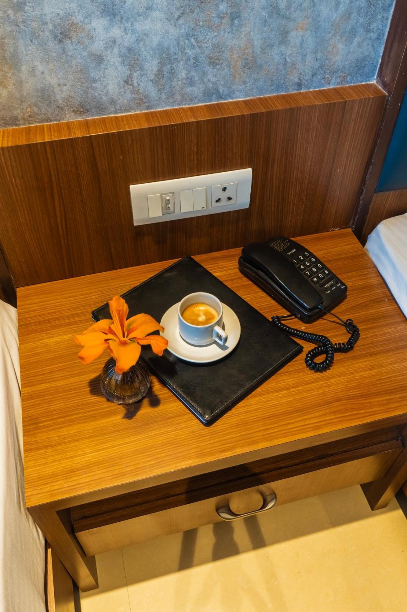 Hotel Amritsar International 2 Min Walk From Amritsar Bus Stand Экстерьер фото