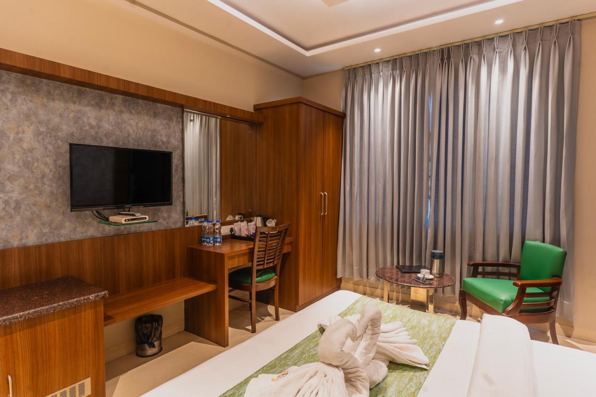 Hotel Amritsar International 2 Min Walk From Amritsar Bus Stand Экстерьер фото